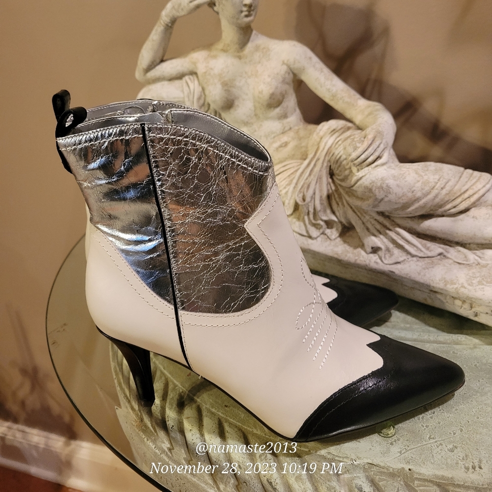 Vince Camuto Saiovell Leather Ankle Cowboy Heeled Western Boot Designer #641 - Picture 15 of 16